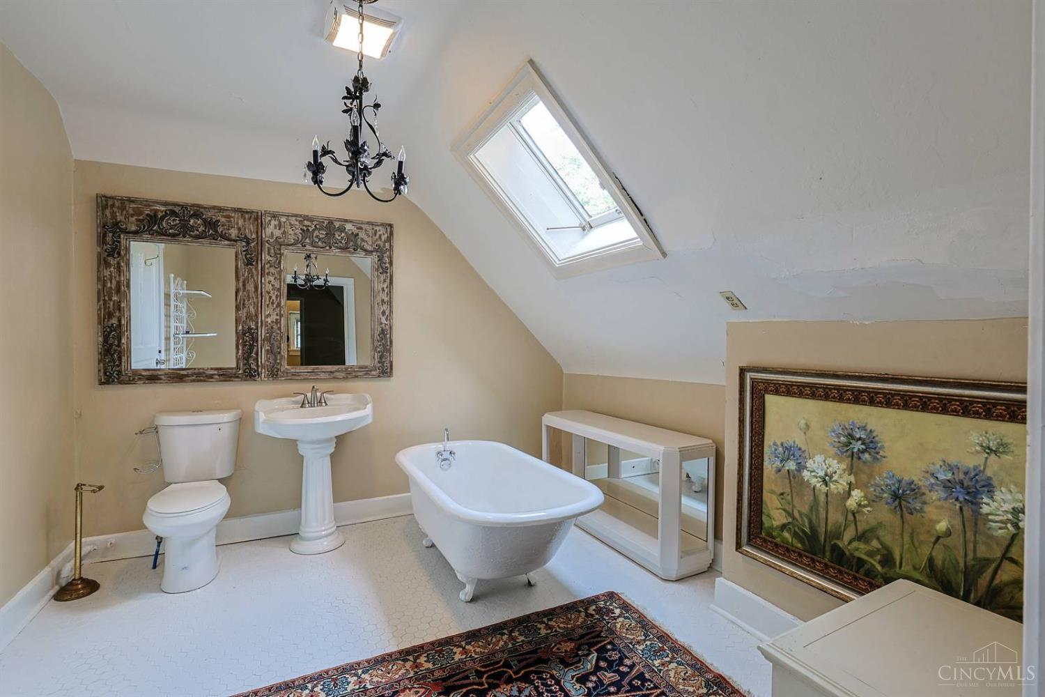 445 Ludlow Avenue Property Photo 44