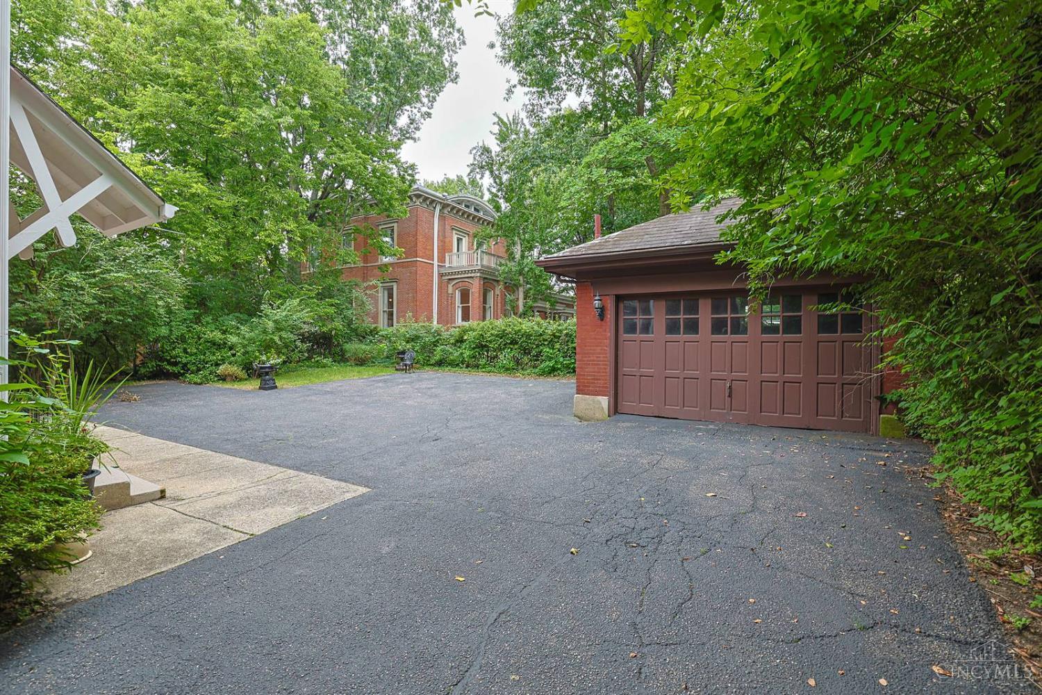 445 Ludlow Avenue Property Photo 46