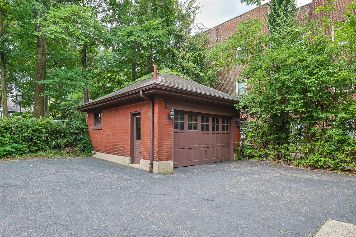445 Ludlow Avenue Property Photo 47