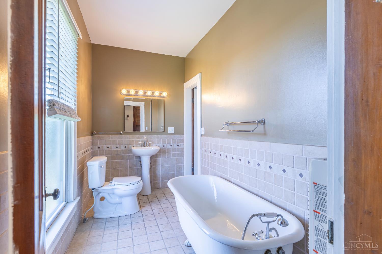 149 High Street Property Photo 33