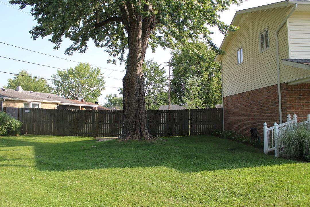 1060 Mayfair Drive Property Photo 3