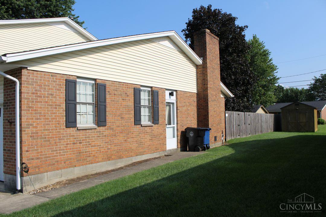 1060 Mayfair Drive Property Photo 4