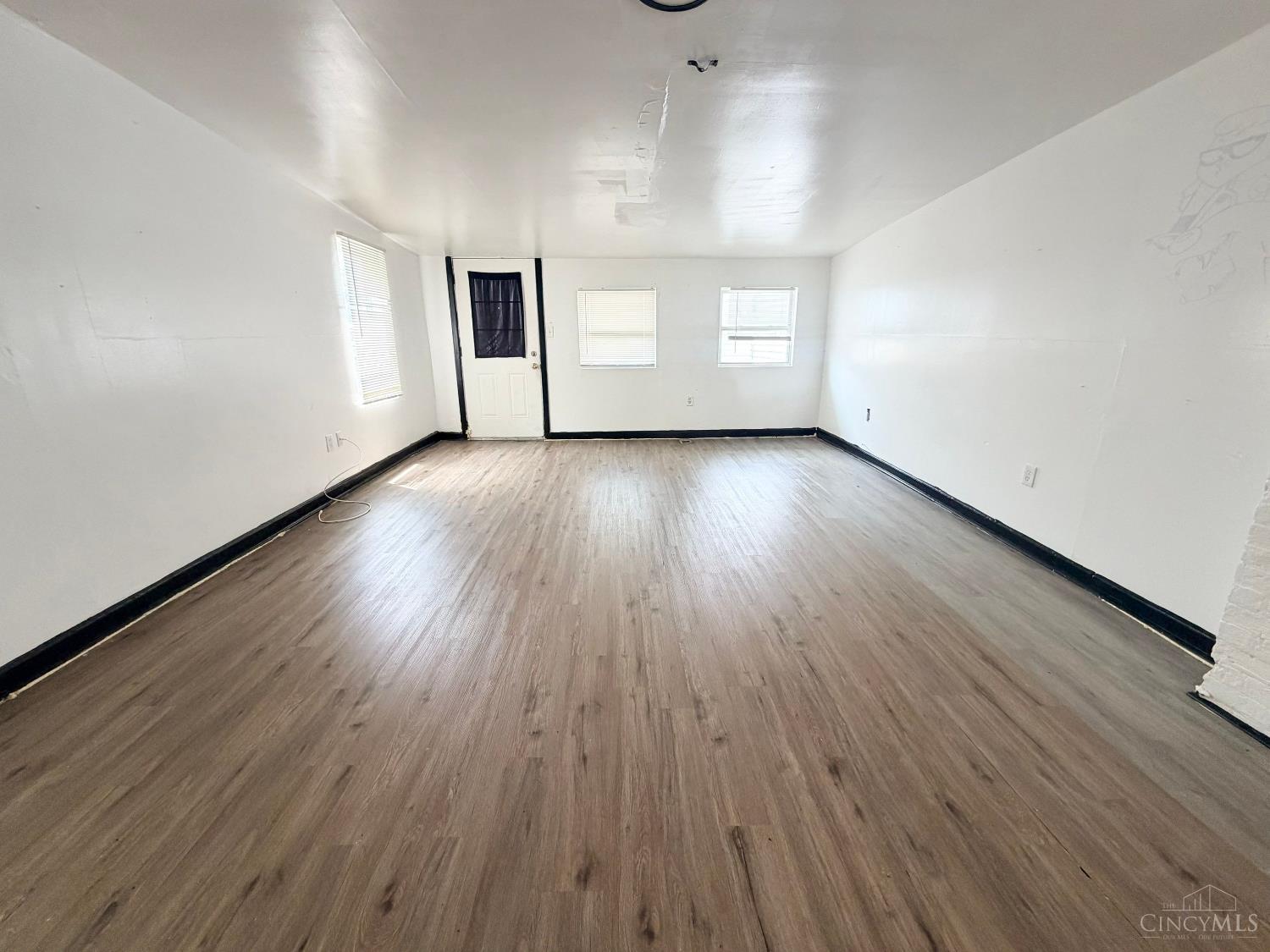252 Renner St Property Photo 2