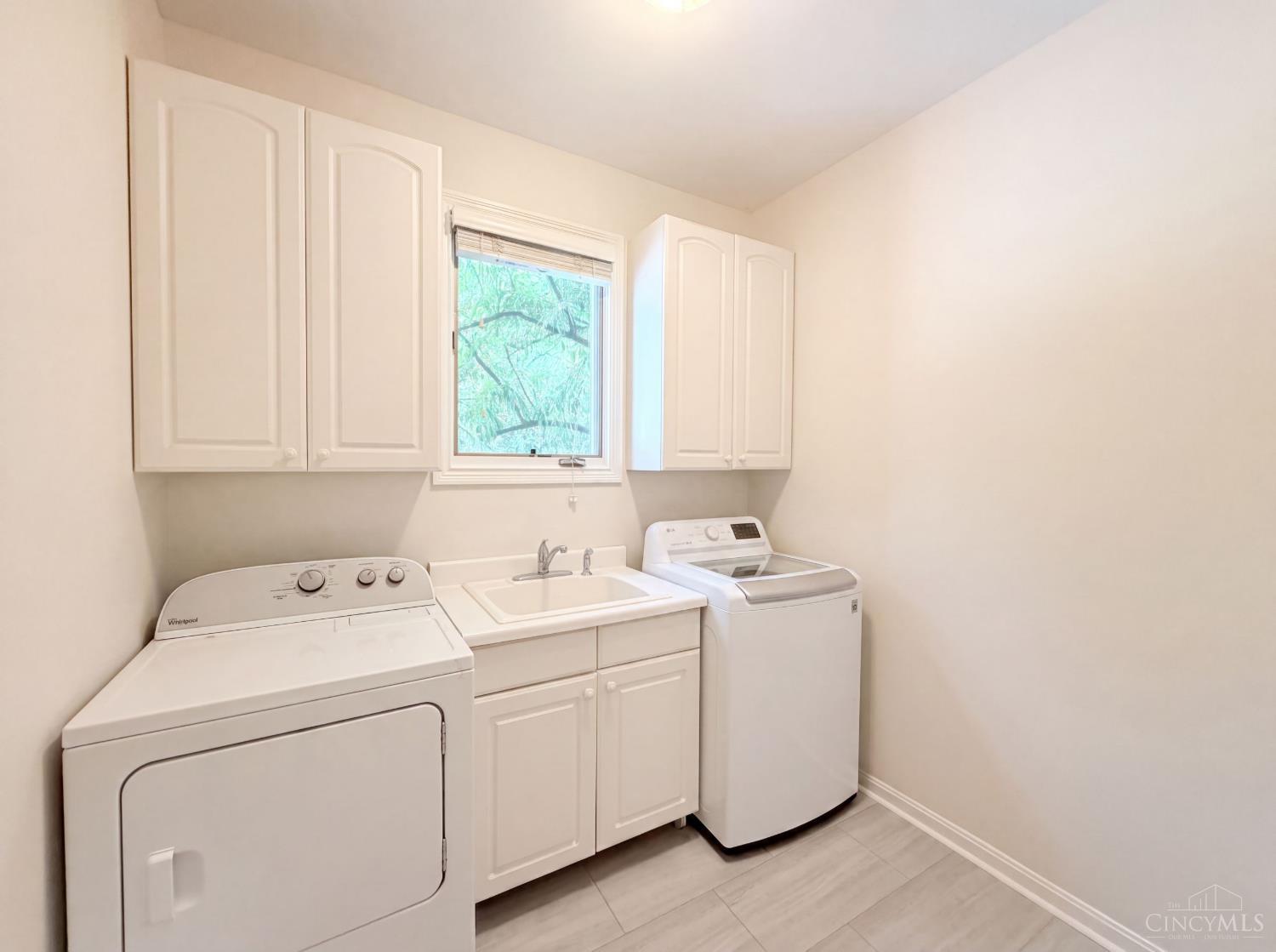 6667 Miami Woods Drive Property Photo 18