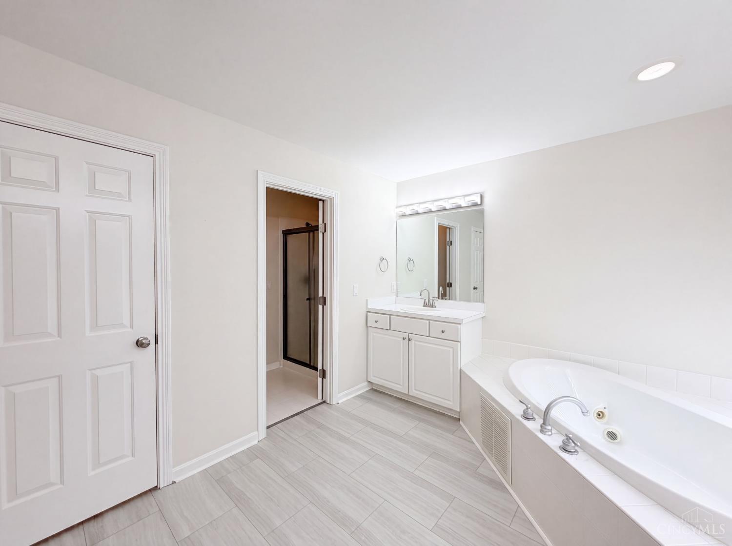 6667 Miami Woods Drive Property Photo 28