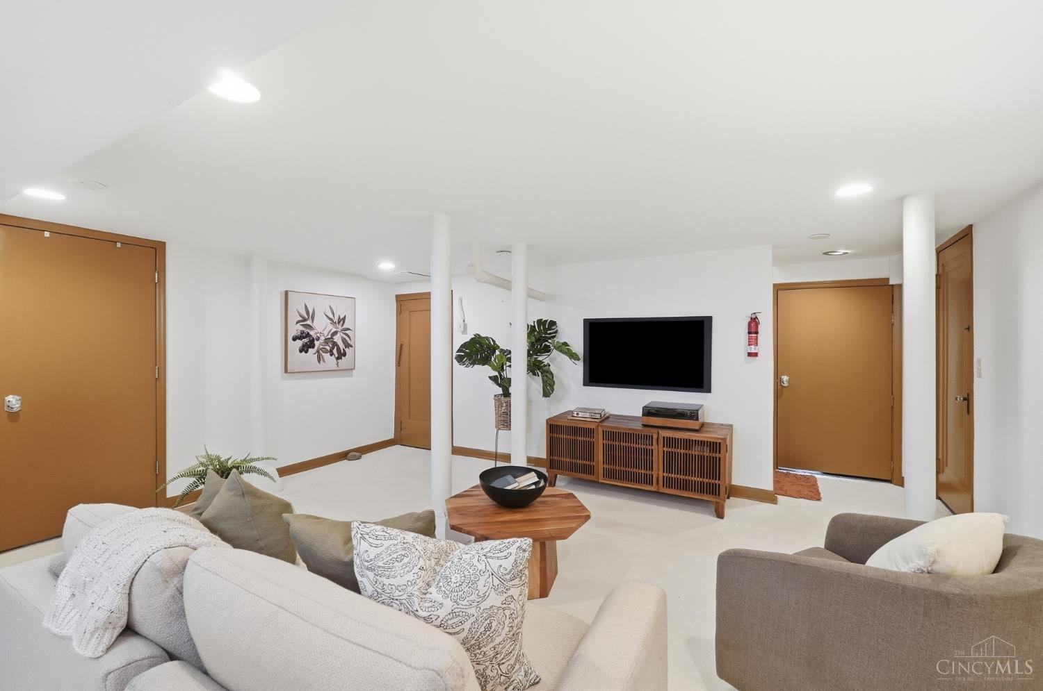 1114 Salisbury Drive Property Photo 30