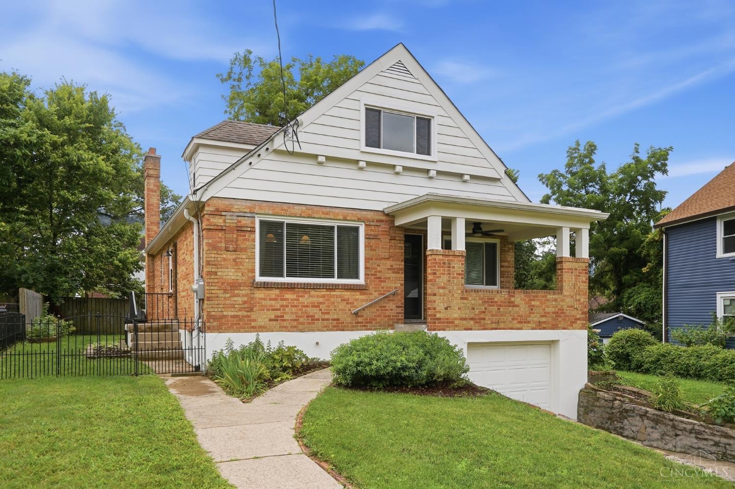 2853 Lawndale Avenue Property Photo 1