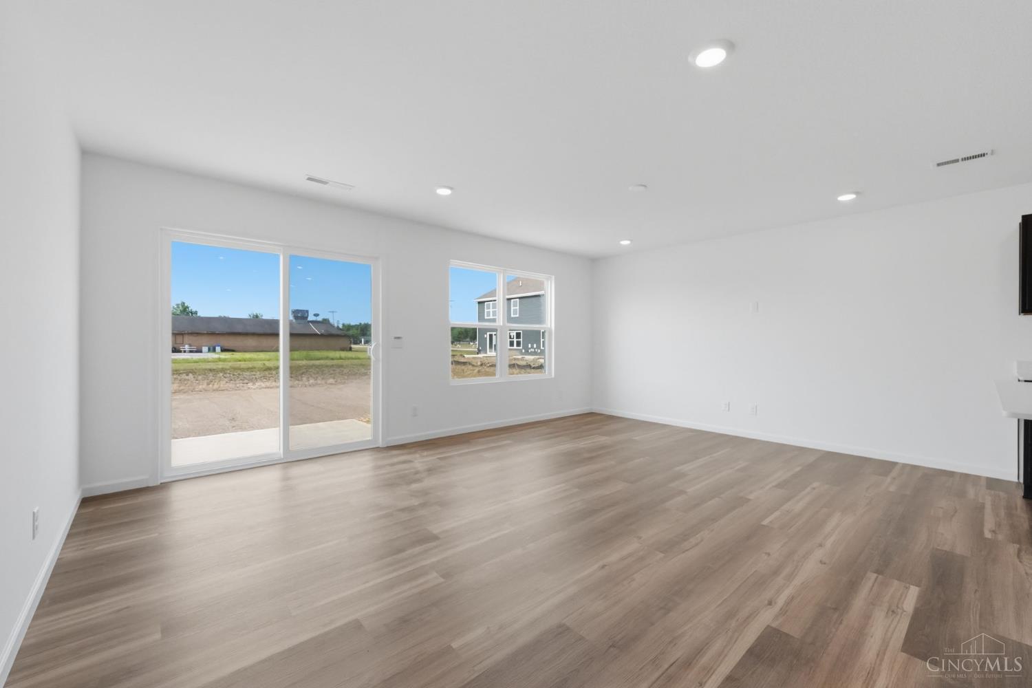 85 Cypress Hill Drive Property Photo 12
