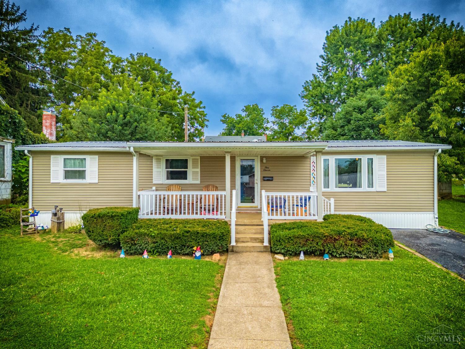 S 111 Cross Street Property Photo 1