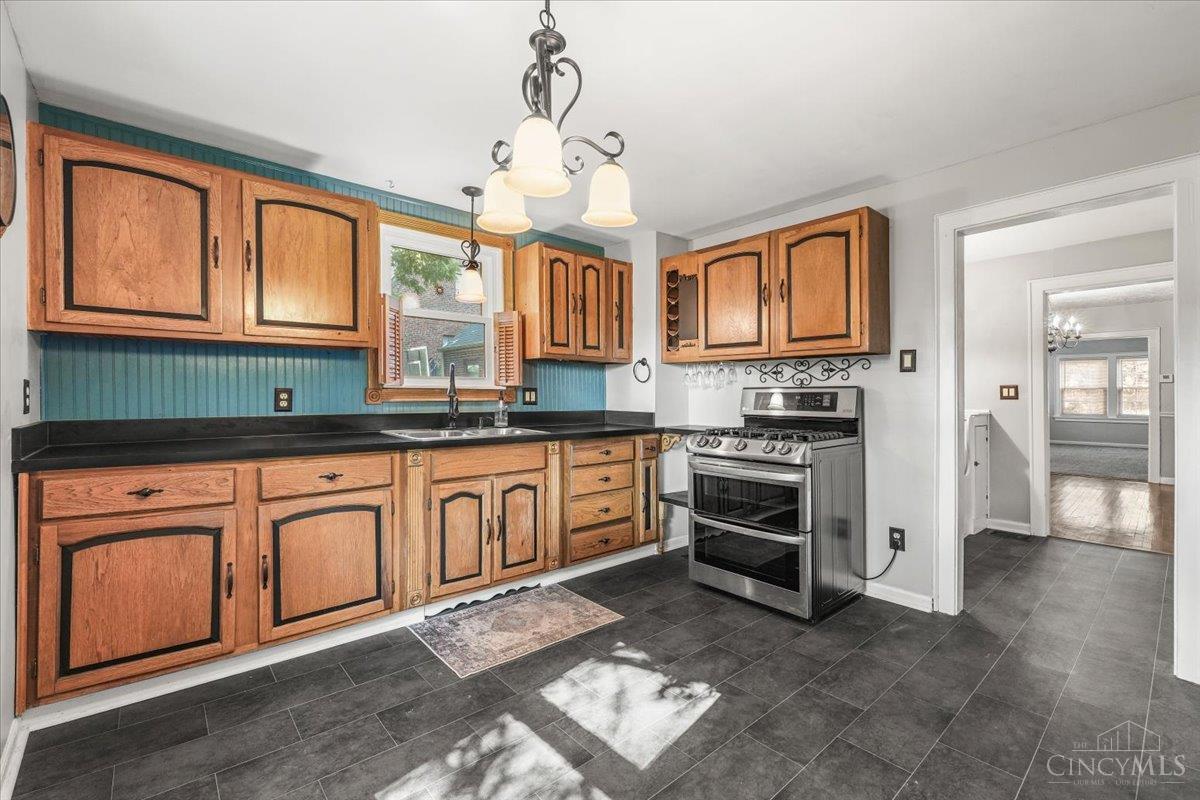 6235 Elbrook Avenue Property Photo 10