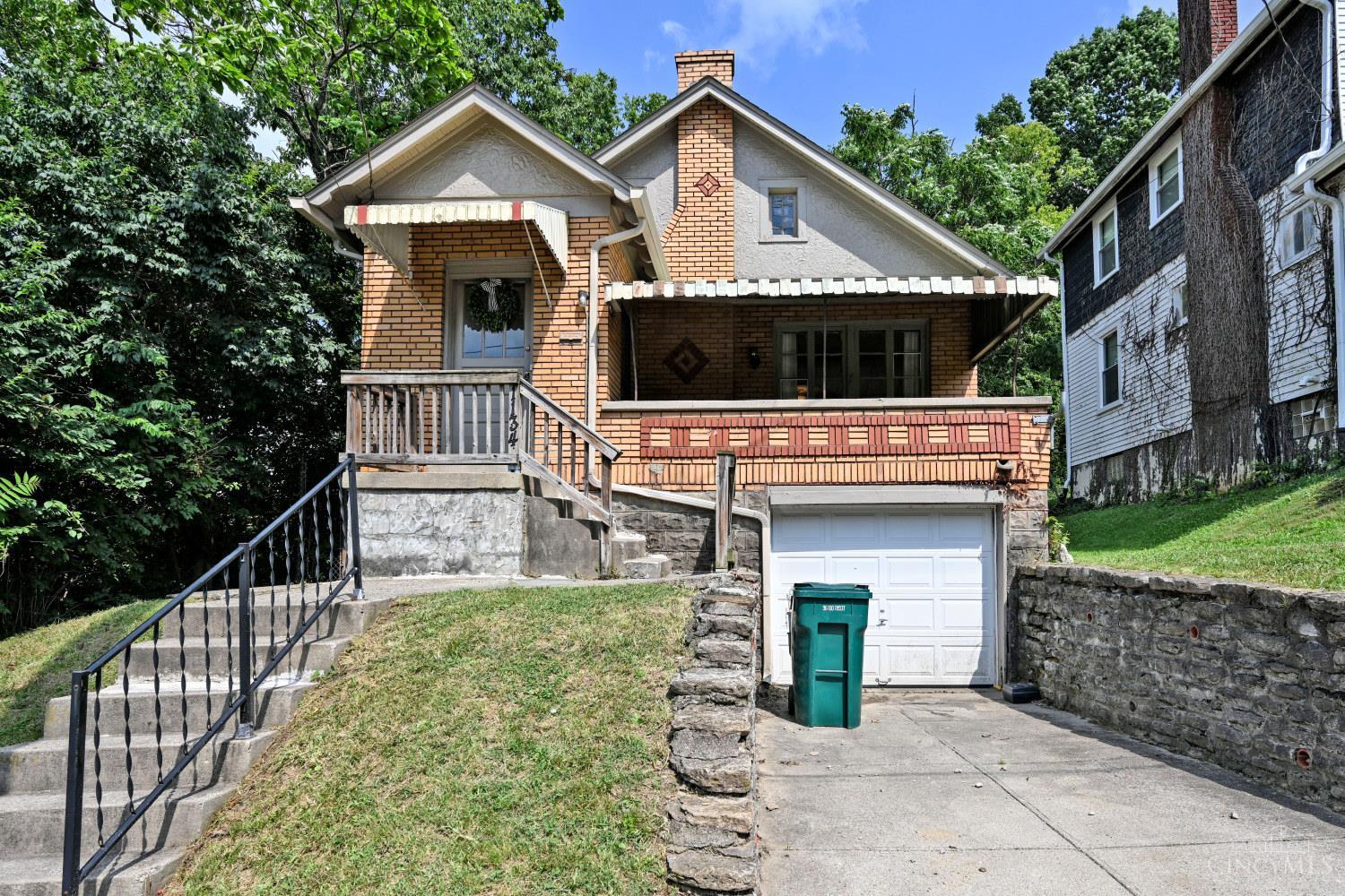 1134 Fairbanks Avenue Property Photo 1