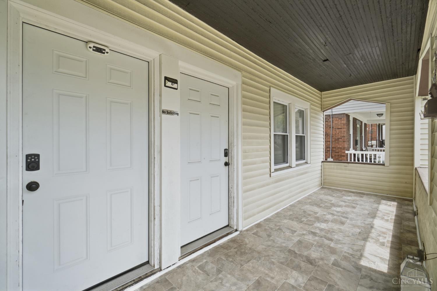 2416 Lysle Lane Property Photo 3
