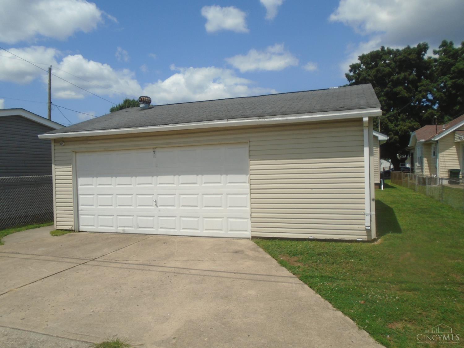 805 Chase Avenue Property Photo 8