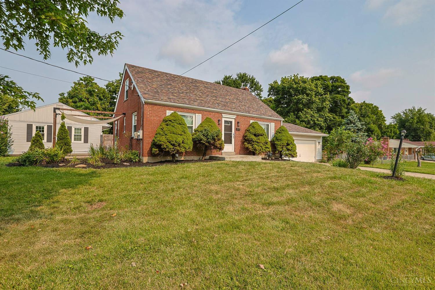 556 Grandin Avenue Property Photo 1