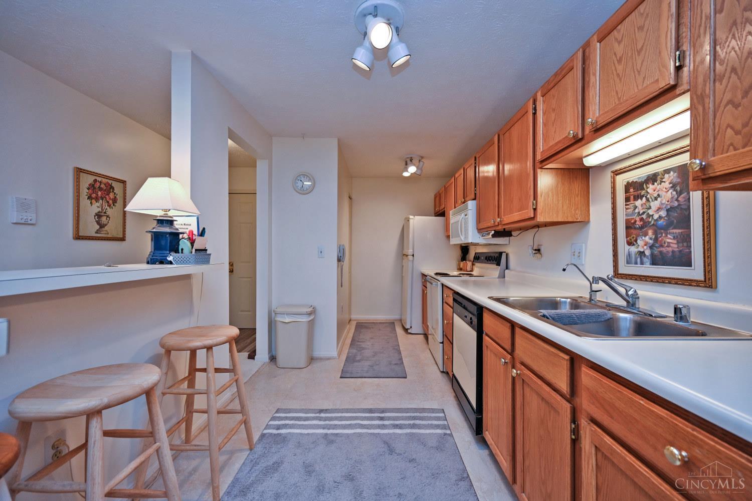7382 Ridgepoint Drive Property Photo 14
