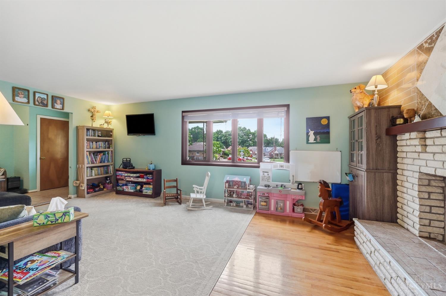 4486 Pinecroft Drive Property Photo 6