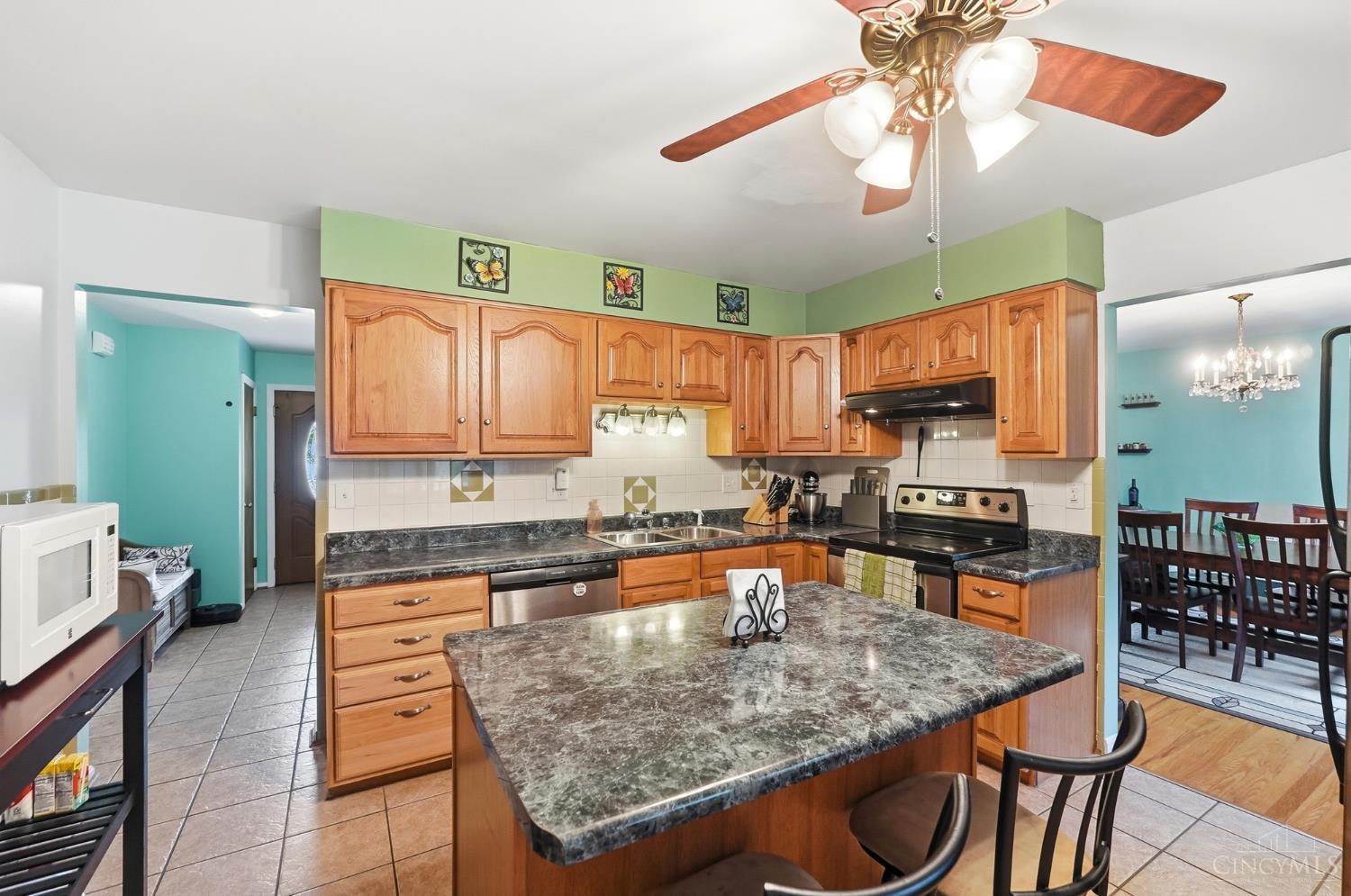 4486 Pinecroft Drive Property Photo 10