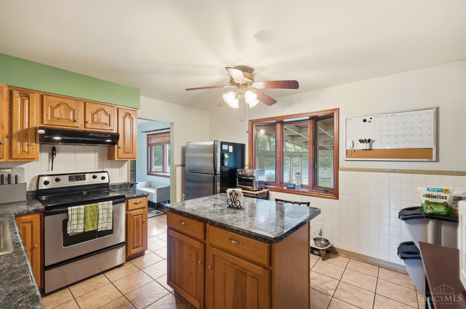 4486 Pinecroft Drive Property Photo 12