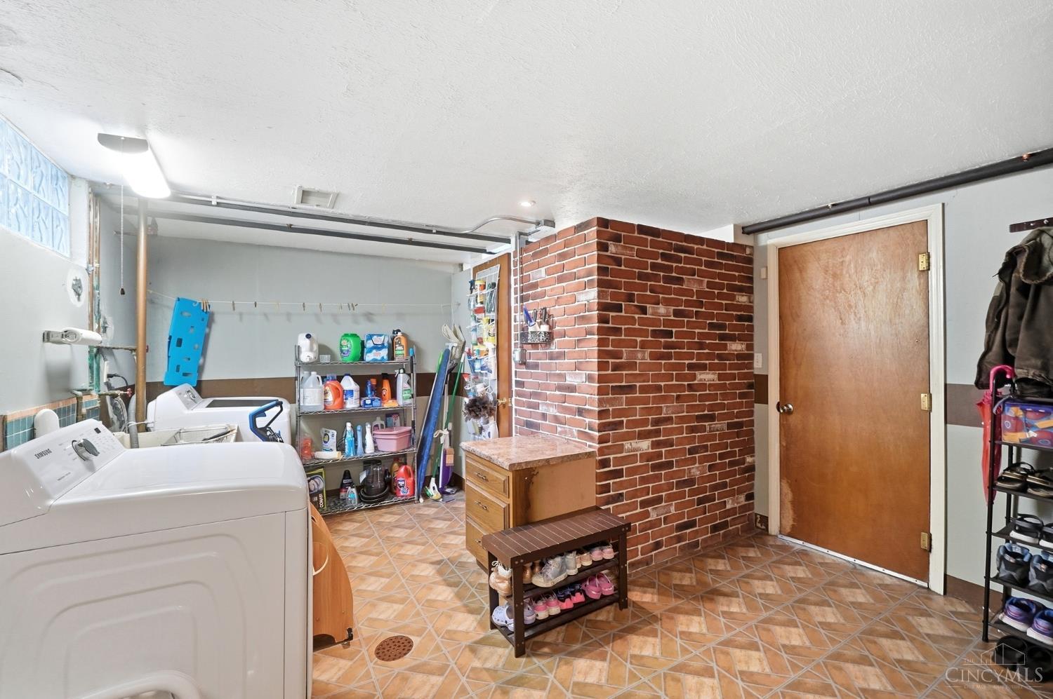 4486 Pinecroft Drive Property Photo 31