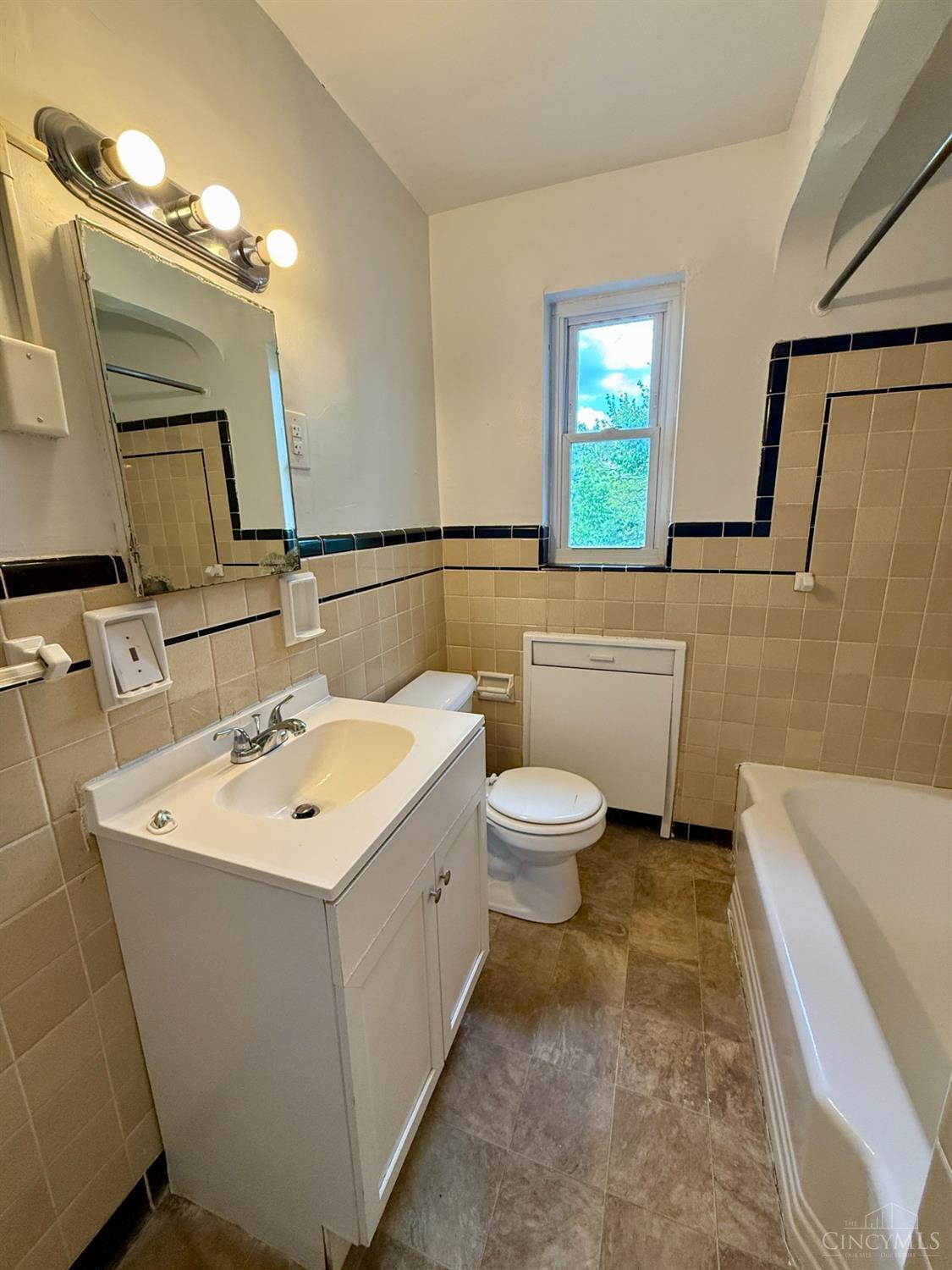 5510 Newfield Avenue Property Photo 11