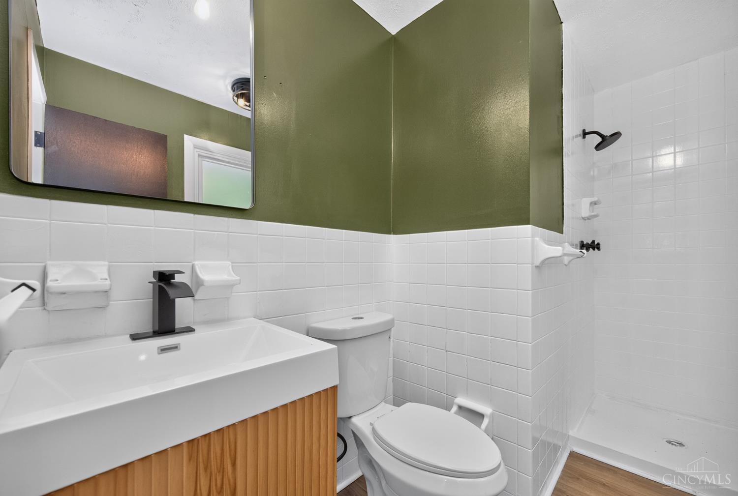 6244 Beechmont Avenue Property Photo 28