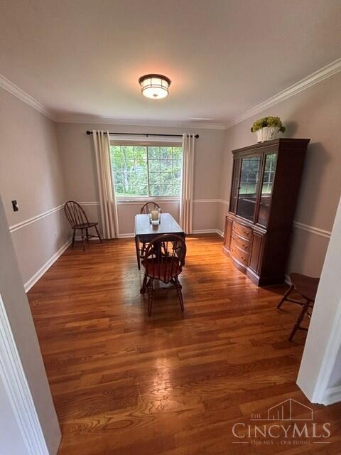 7767 Shadywoods Court Property Photo 8