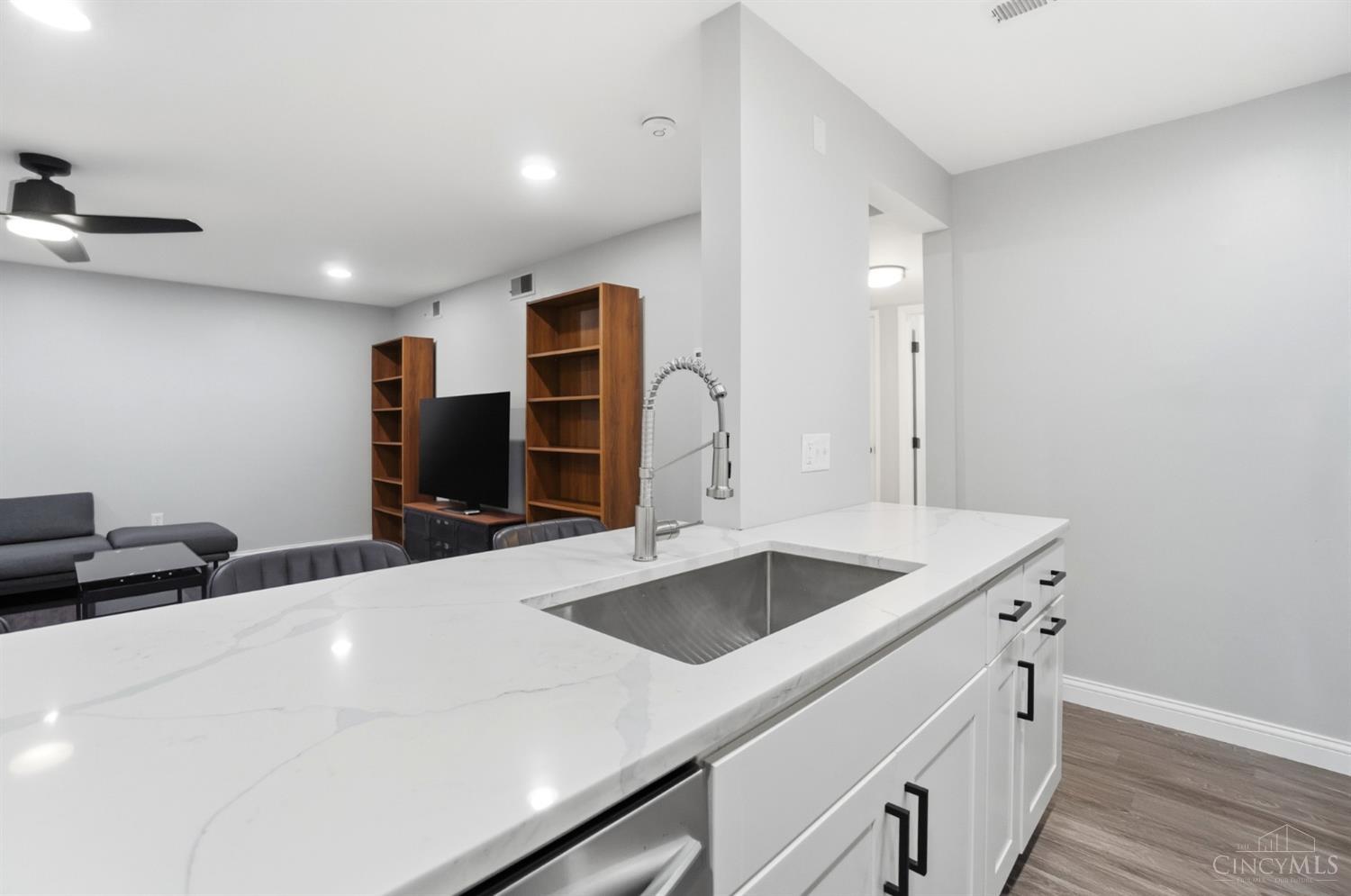 3069 Alpine Terrace Property Photo 14