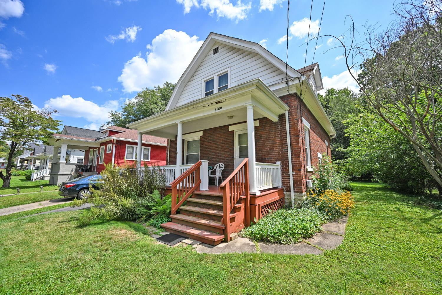 6709 Buckingham Place Property Photo 2