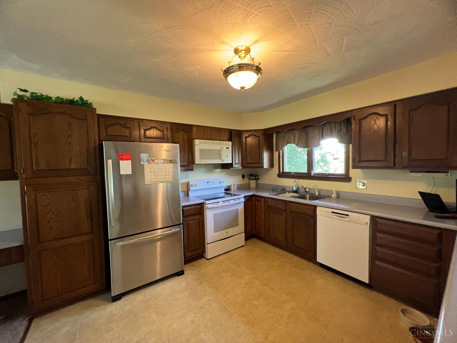 15501 Dewitt Road Property Photo 9