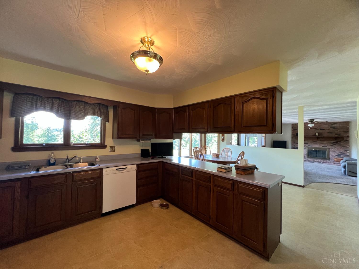 15501 Dewitt Road Property Photo 10