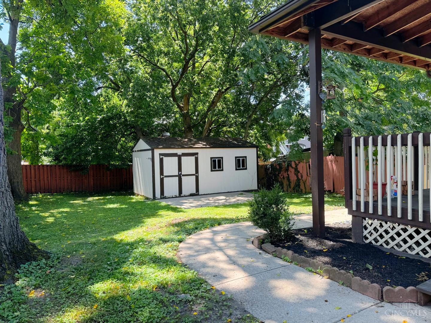1917 Mills Avenue Property Photo 8
