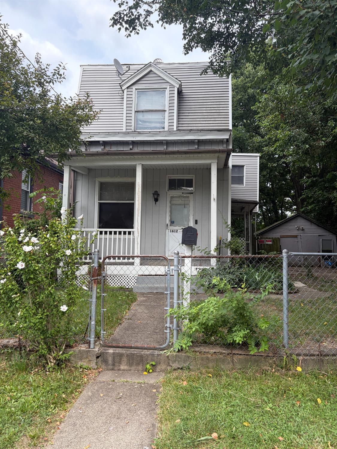1612 Gilsey Avenue Property Photo 1