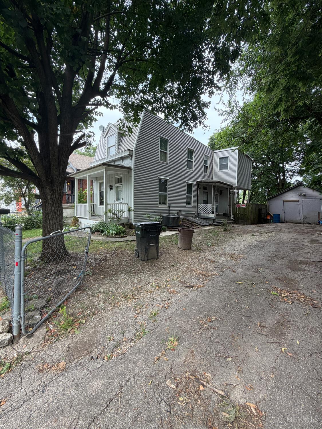 1612 Gilsey Avenue Property Photo 2