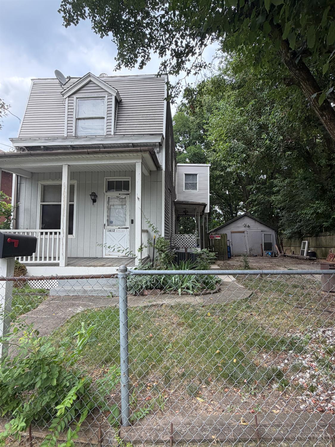 1612 Gilsey Avenue Property Photo 5