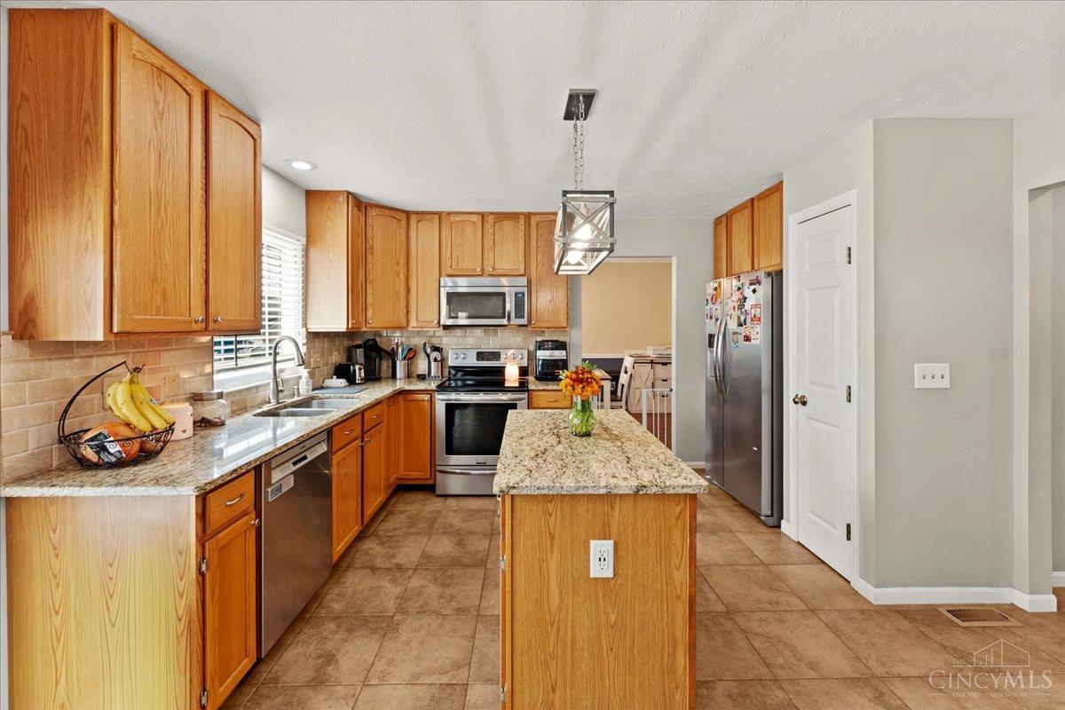 11685 Kettering Drive Property Photo 13