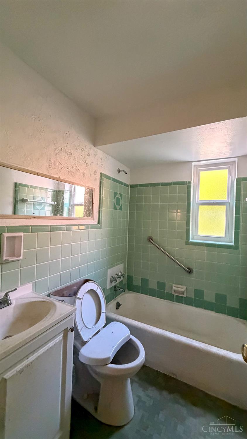 2896 Harrison Avenue Property Photo 17