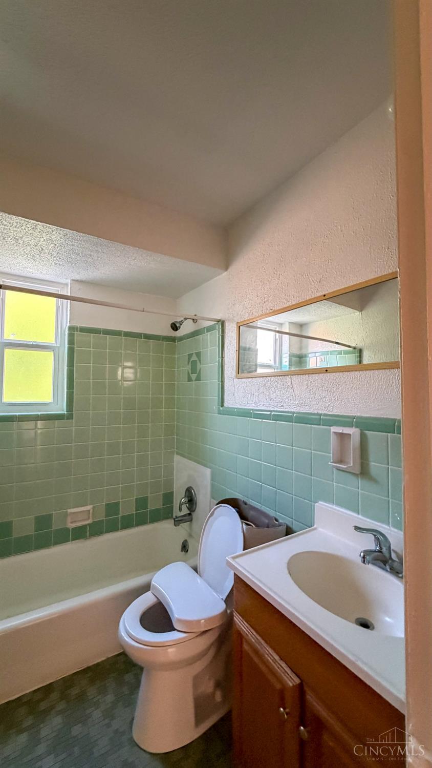 2896 Harrison Avenue Property Photo 24