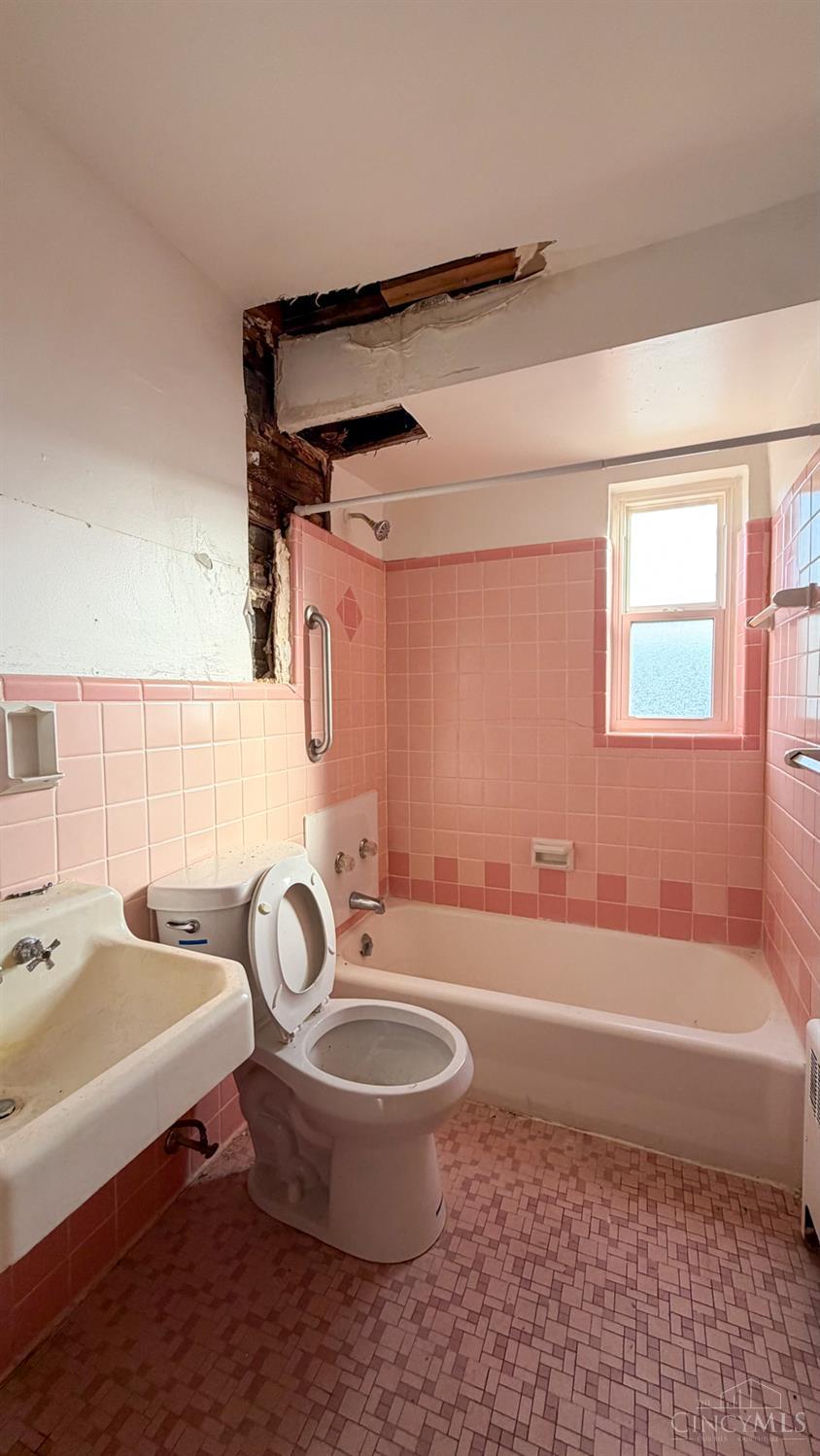 2896 Harrison Avenue Property Photo 40