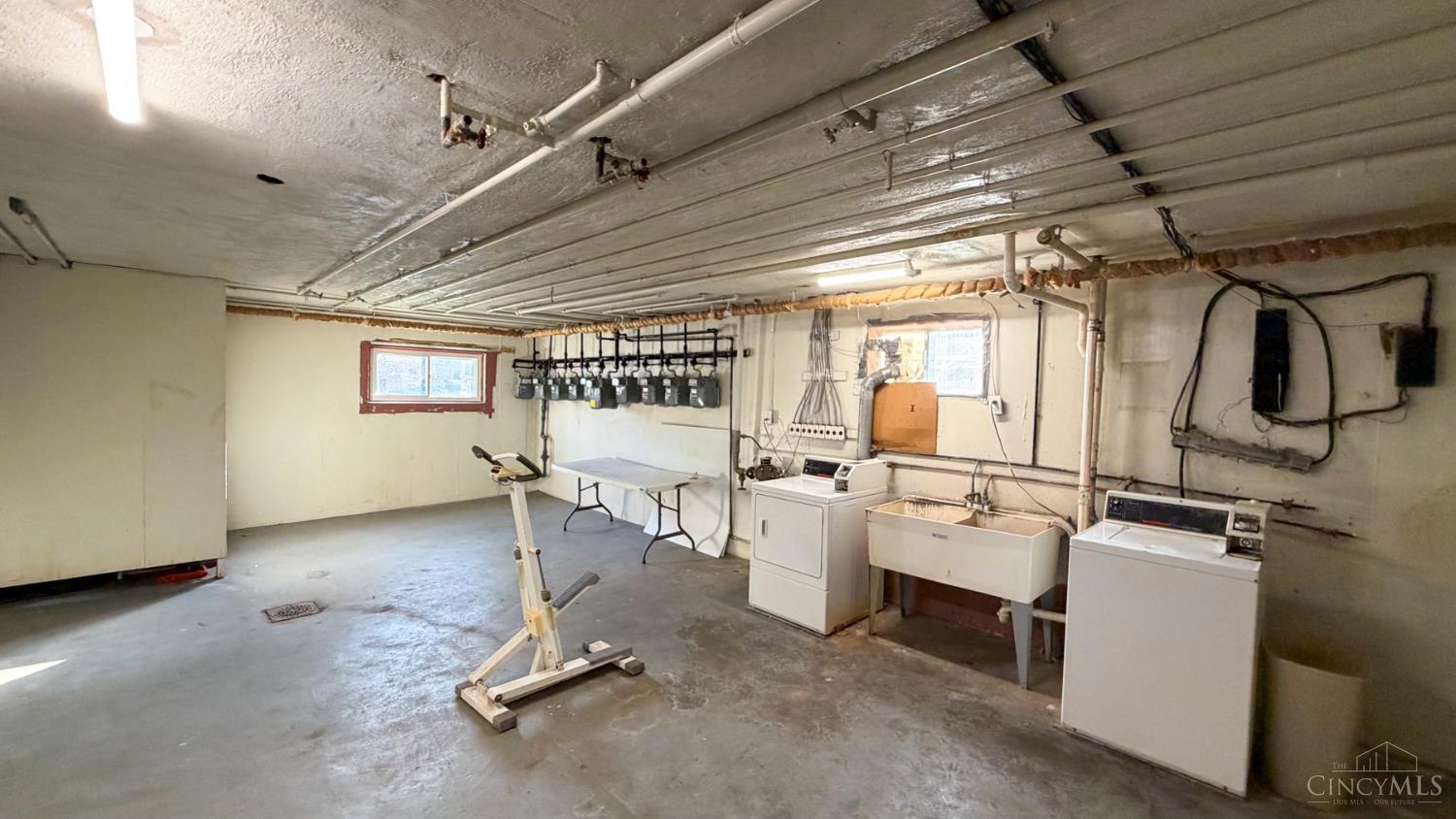 2896 Harrison Avenue Property Photo 41
