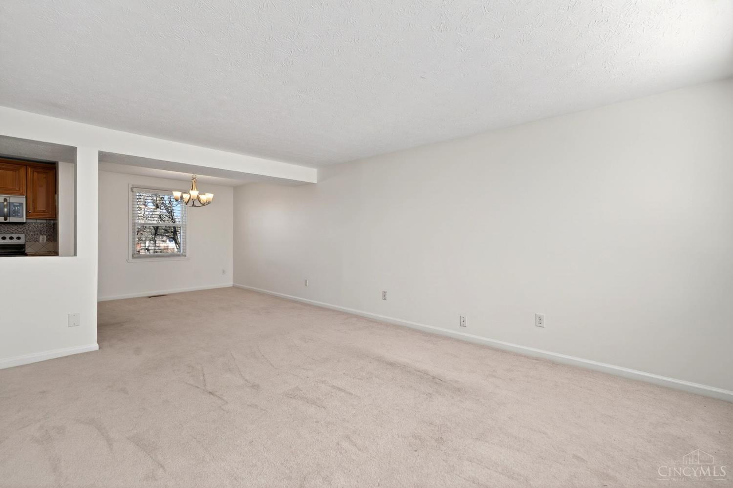 6978 Fallen Oaks Drive Property Photo 13