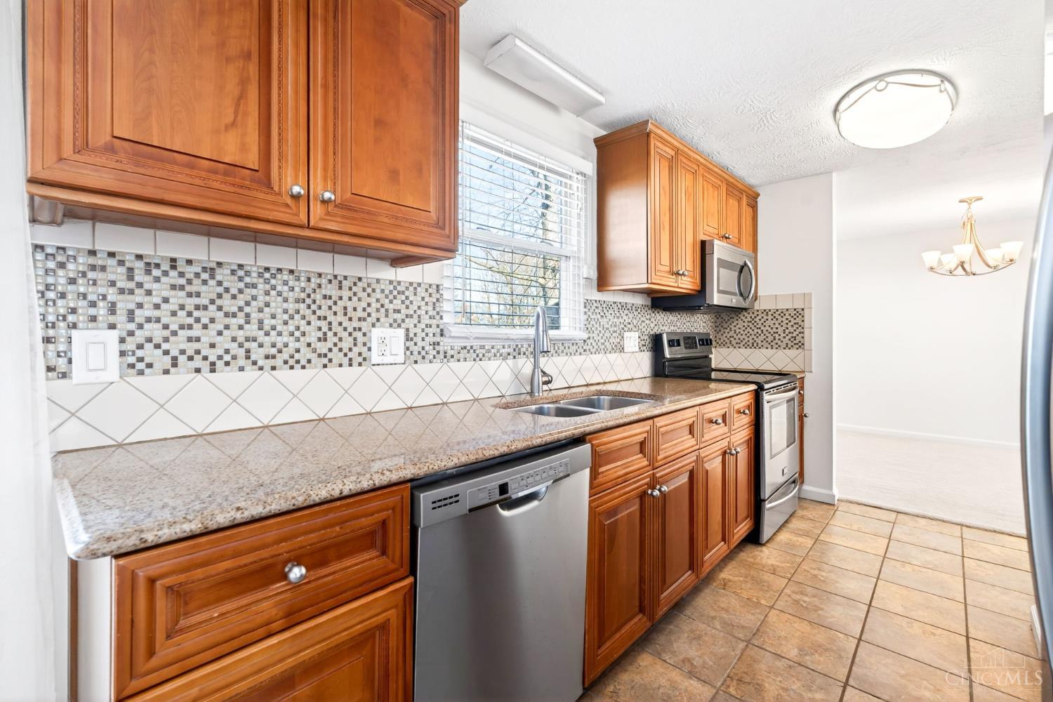 6978 Fallen Oaks Drive Property Photo 16