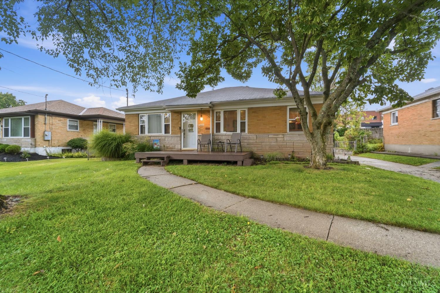 5889 Willow Oak Lane Property Photo 1