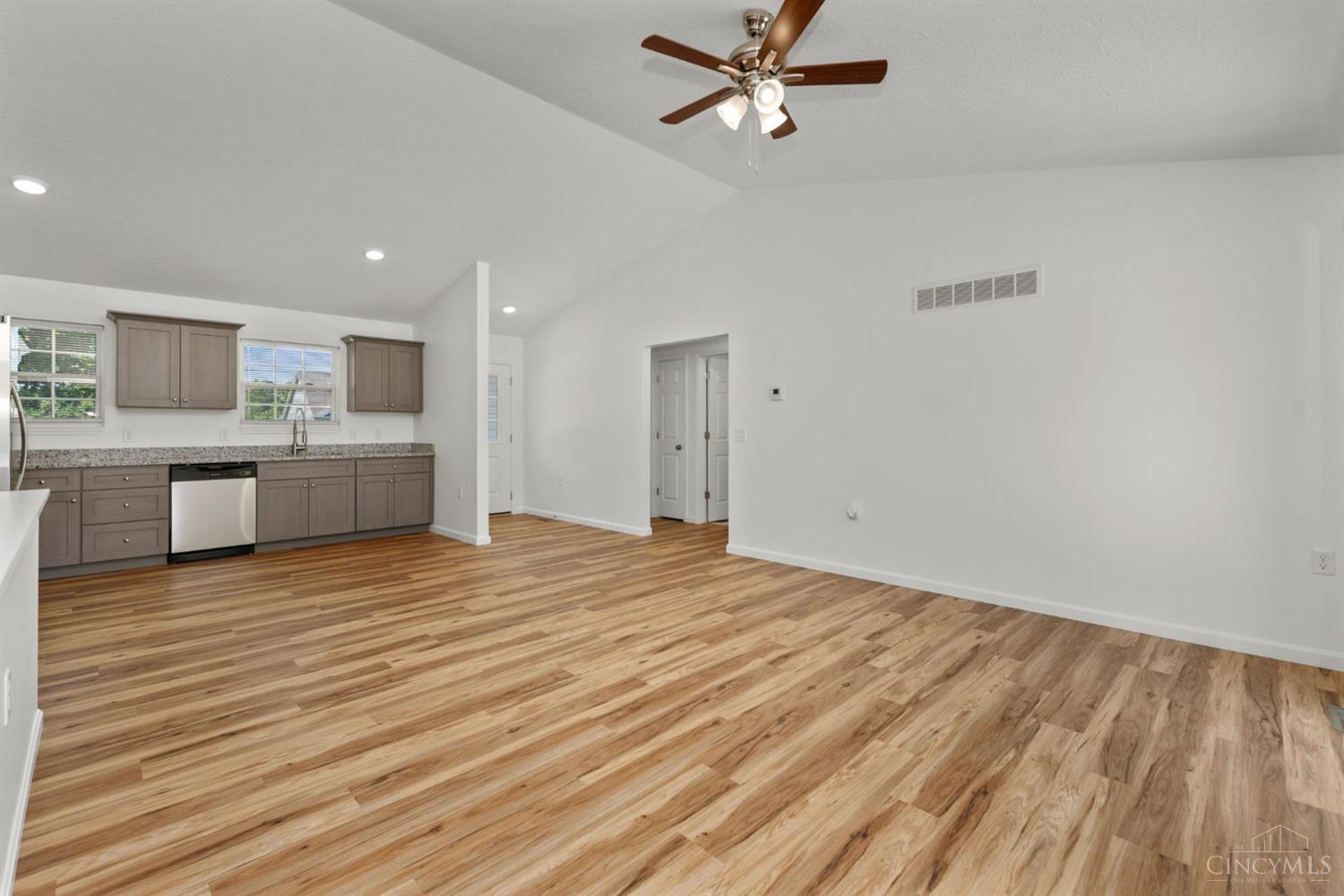 128 Kelly Drive Property Photo 28