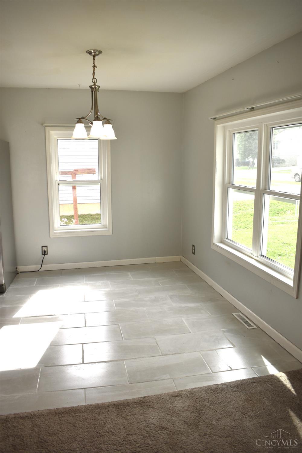 181 Southwind Boulevard Property Photo 4
