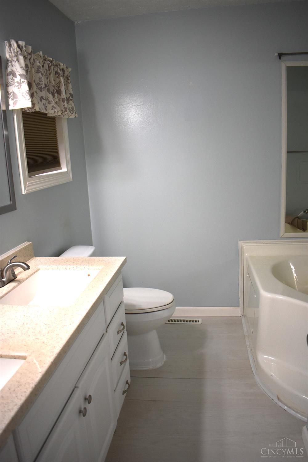 181 Southwind Boulevard Property Photo 8