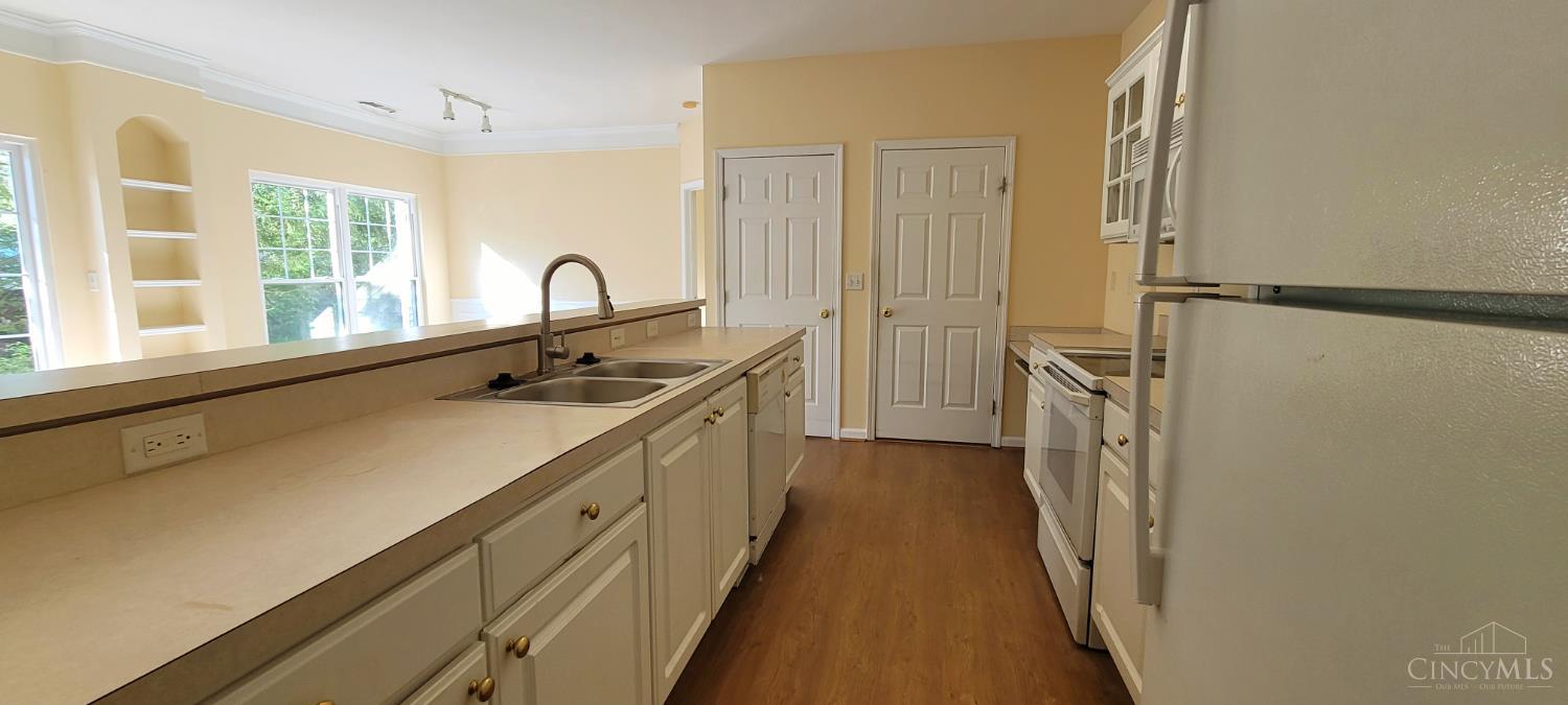 9168 Yarmouth Drive Property Photo 6