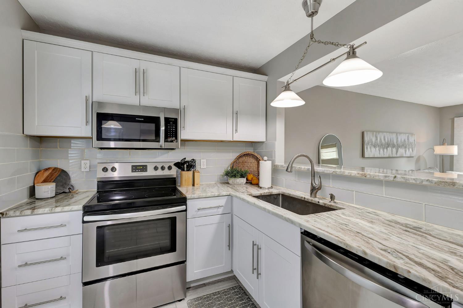1012 John Street Property Photo 11