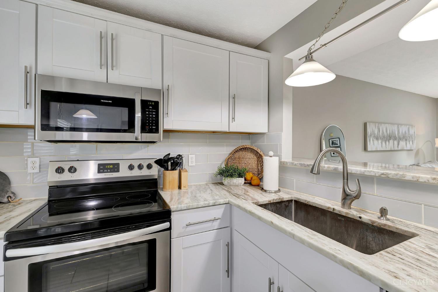 1012 John Street Property Photo 13