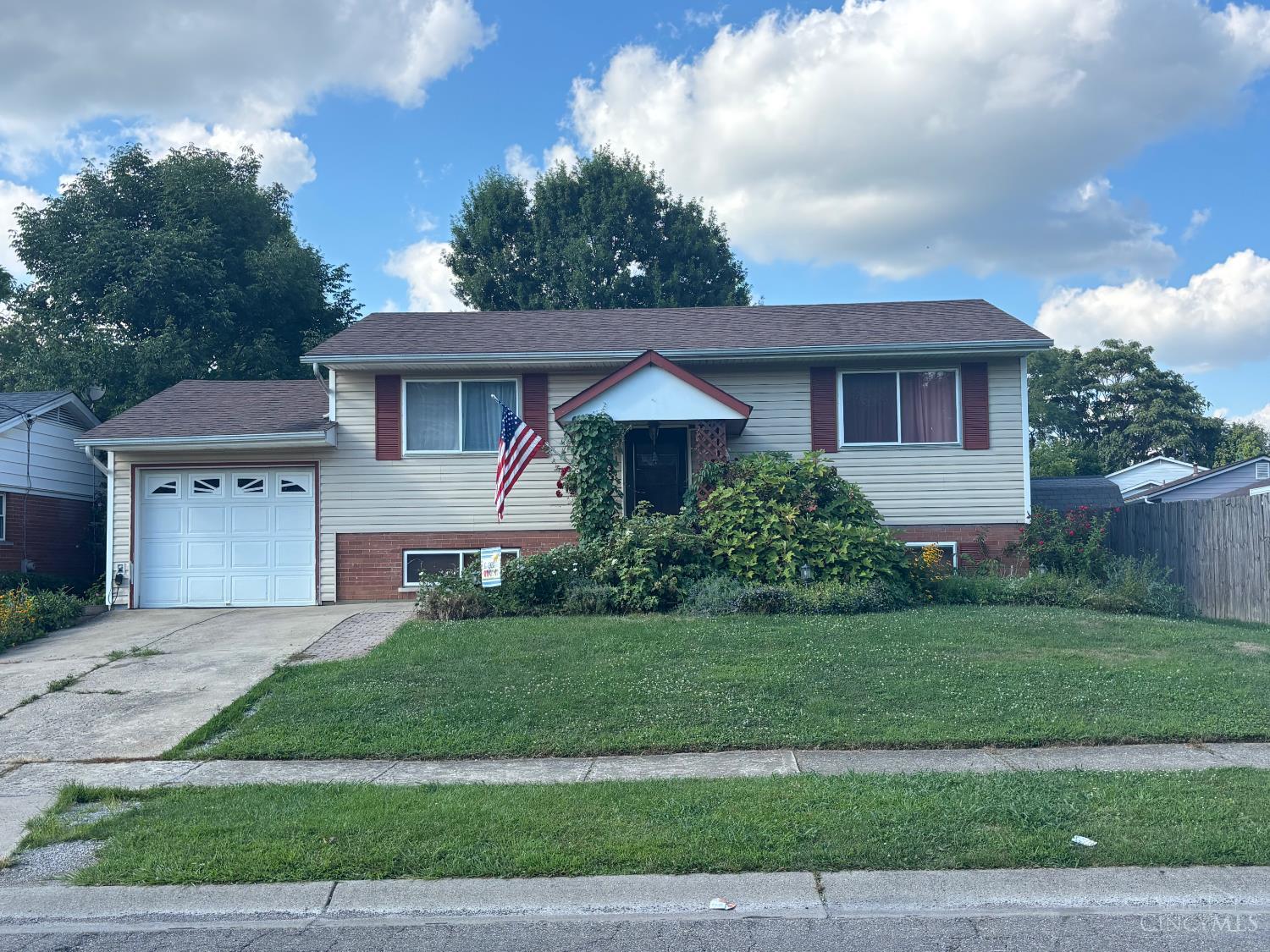 2764 Cornwall Drive Property Photo 1