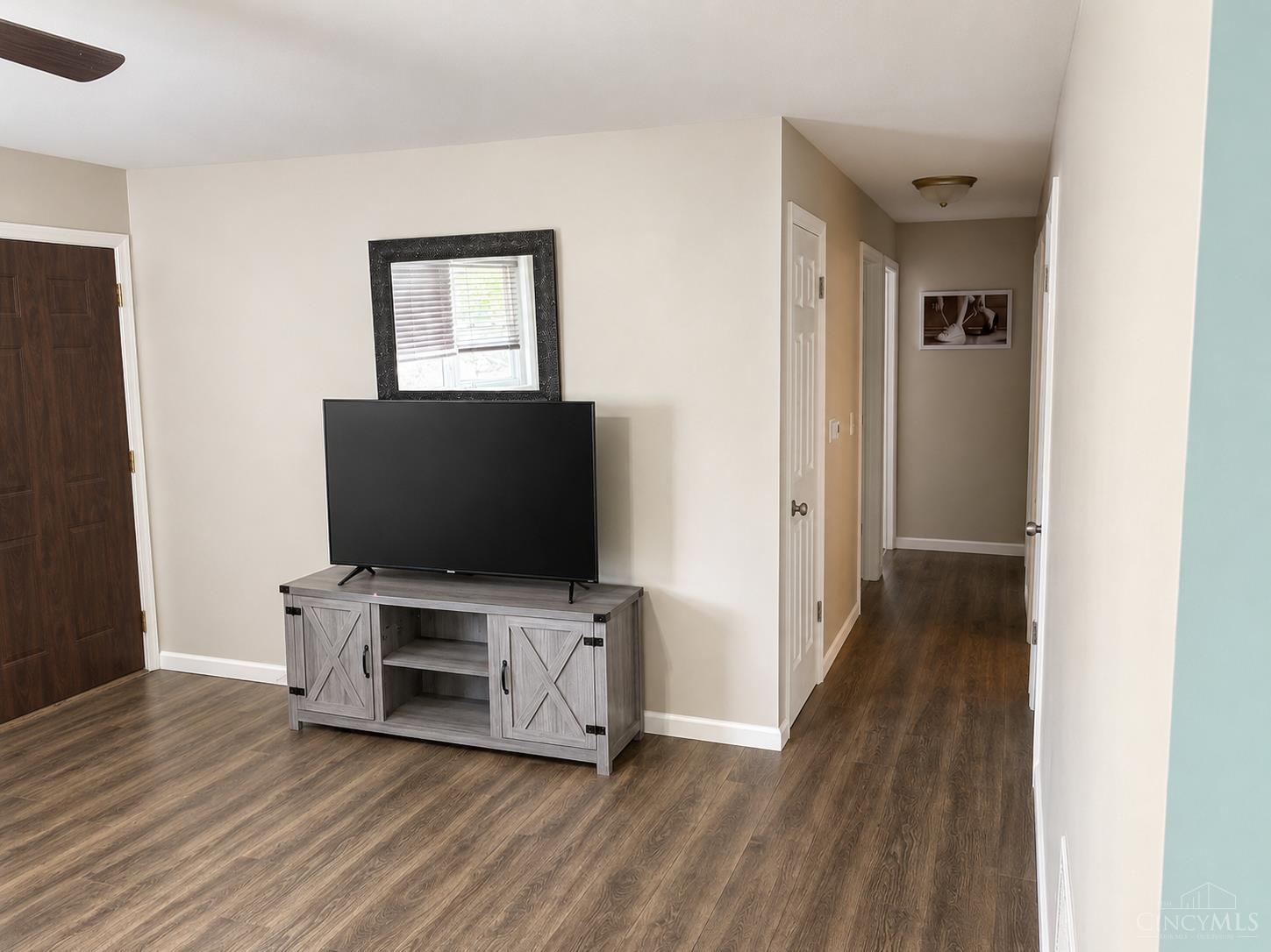 424 Rockford Drive Property Photo 4